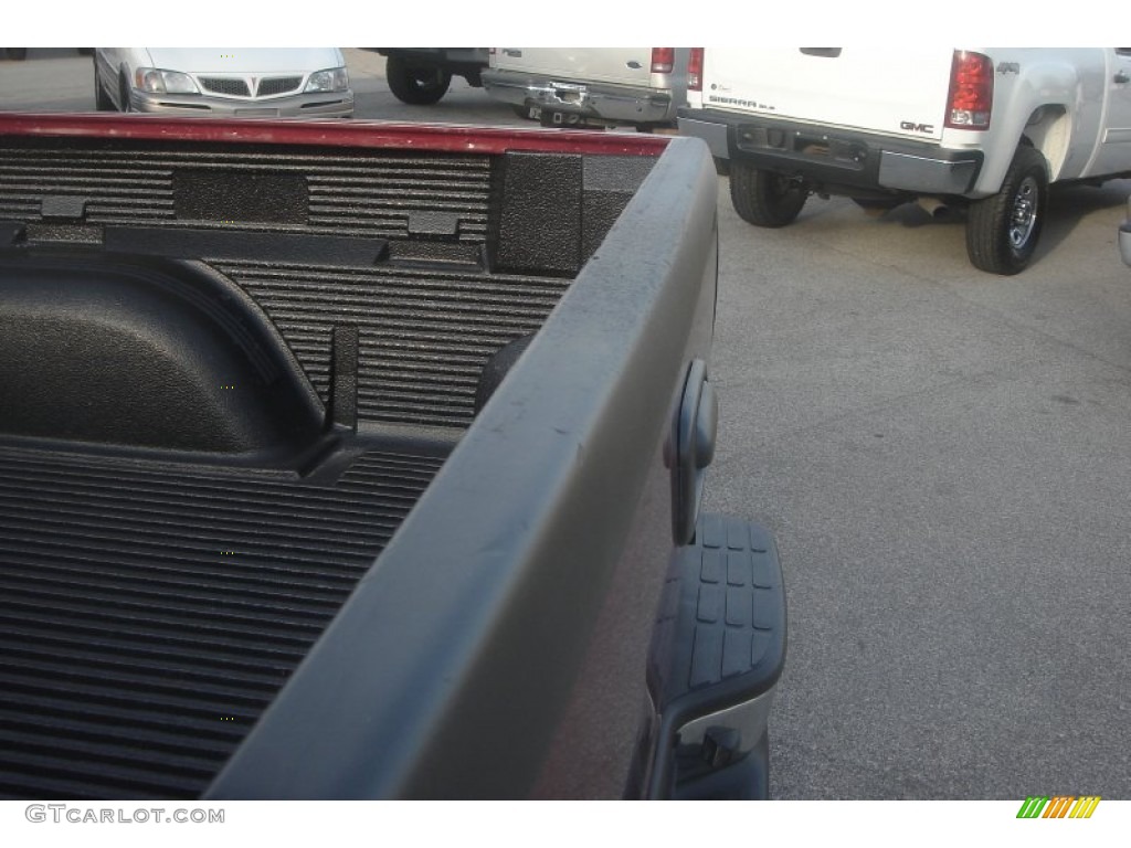 2004 Silverado 2500HD LS Extended Cab 4x4 - Sport Red Metallic / Dark Charcoal photo #6
