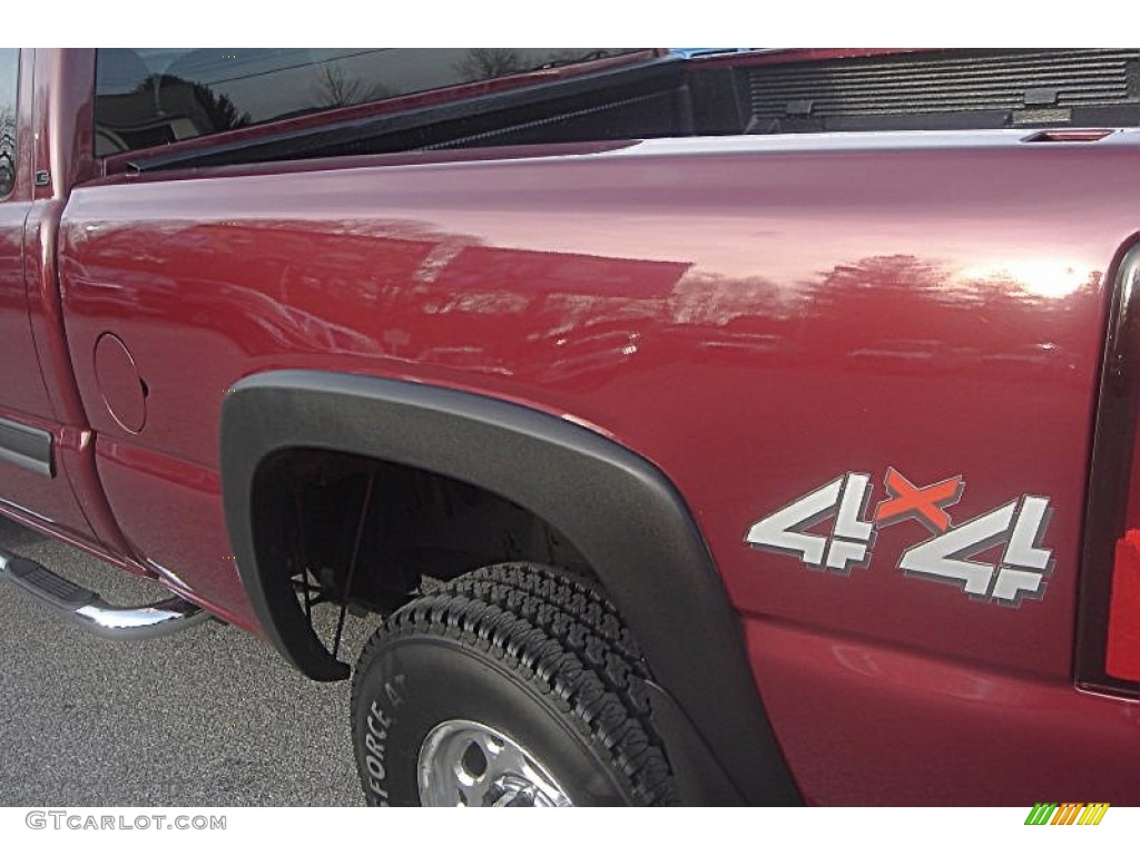 2004 Silverado 2500HD LS Extended Cab 4x4 - Sport Red Metallic / Dark Charcoal photo #7