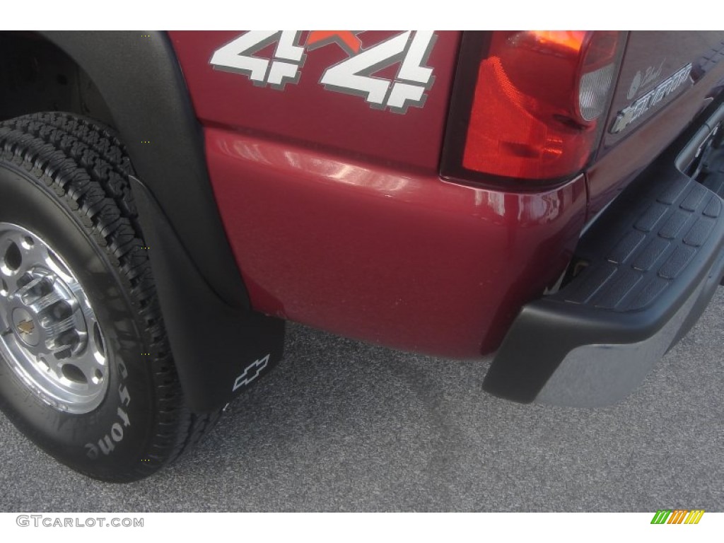 2004 Silverado 2500HD LS Extended Cab 4x4 - Sport Red Metallic / Dark Charcoal photo #8