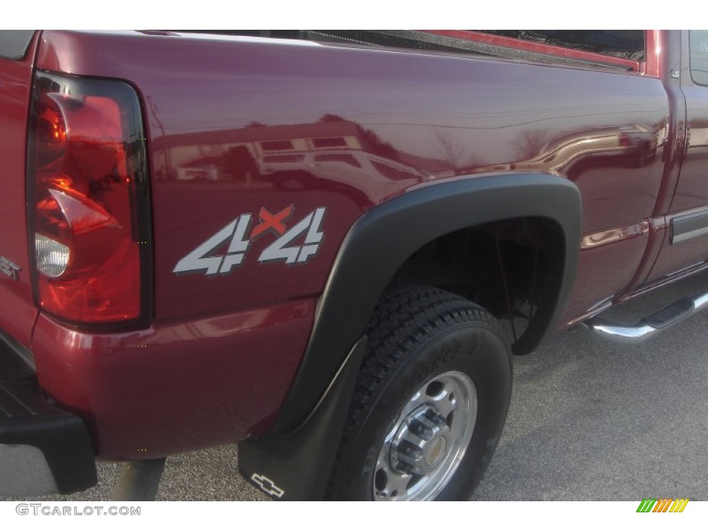 2004 Silverado 2500HD LS Extended Cab 4x4 - Sport Red Metallic / Dark Charcoal photo #38