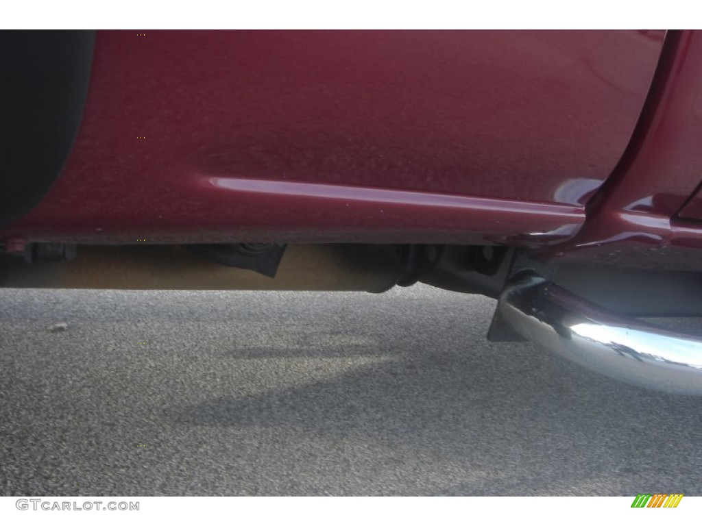 2004 Silverado 2500HD LS Extended Cab 4x4 - Sport Red Metallic / Dark Charcoal photo #43