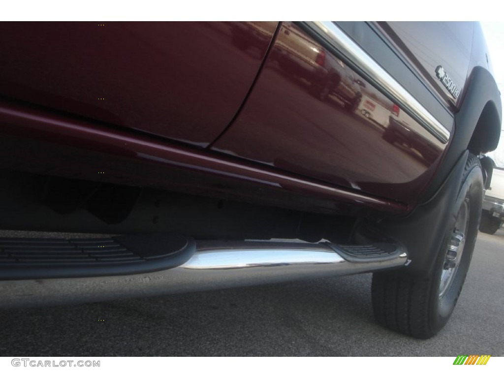 2004 Silverado 2500HD LS Extended Cab 4x4 - Sport Red Metallic / Dark Charcoal photo #46