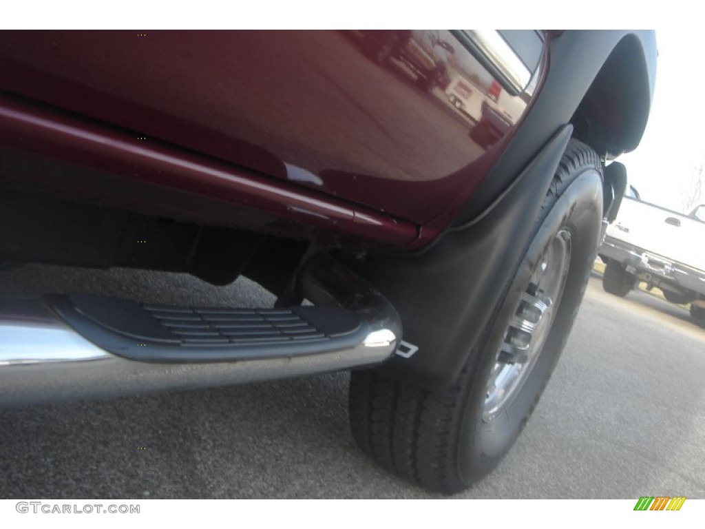 2004 Silverado 2500HD LS Extended Cab 4x4 - Sport Red Metallic / Dark Charcoal photo #47