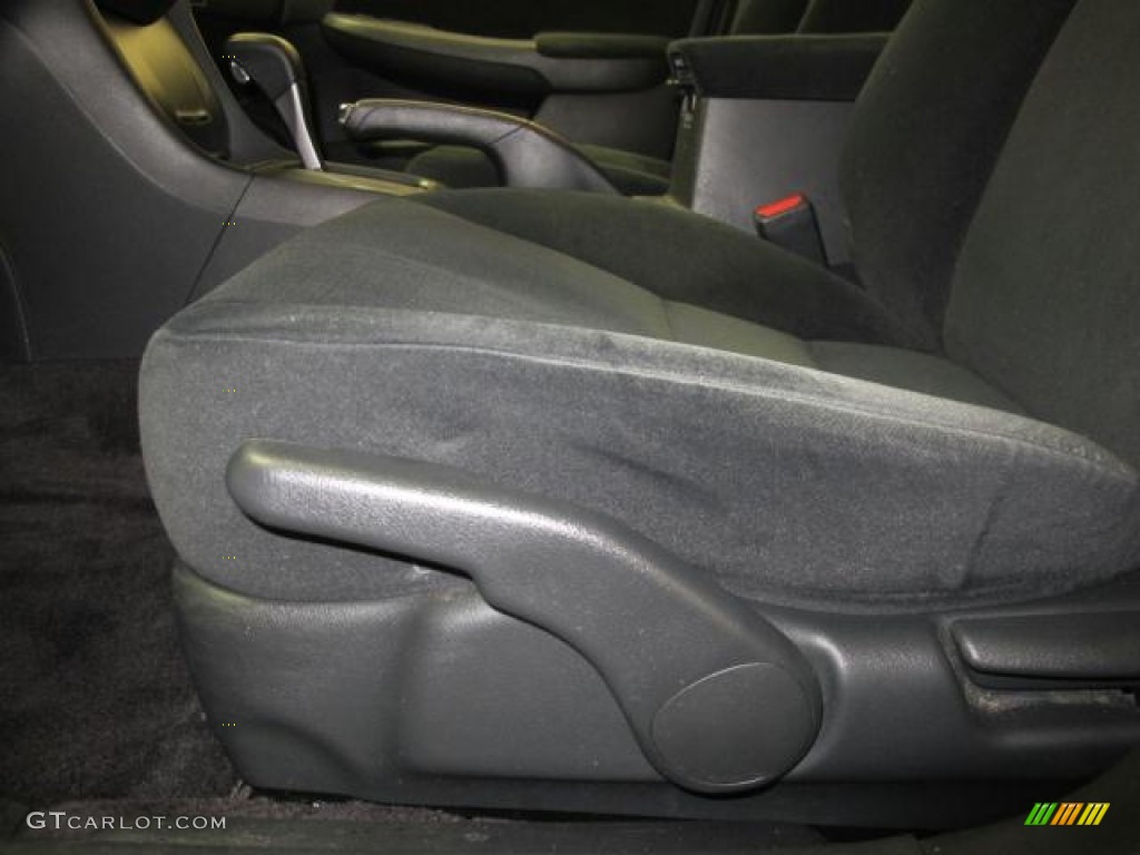 2006 Accord Value Package Sedan - Alabaster Silver Metallic / Black photo #16