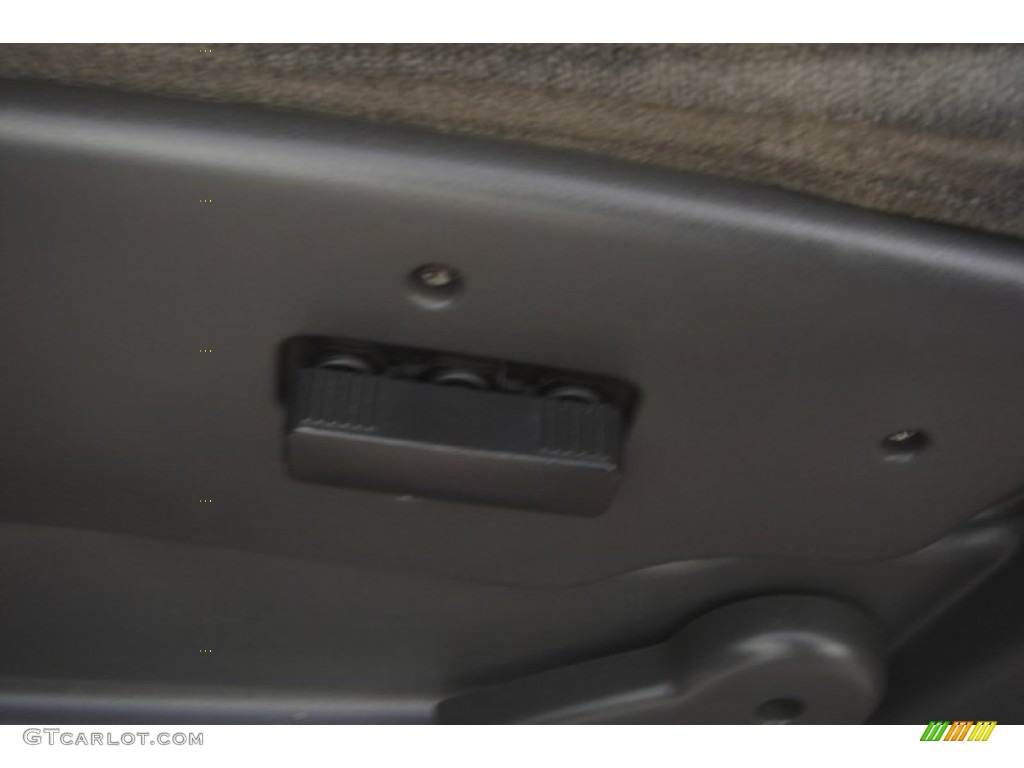 2004 Silverado 2500HD LS Extended Cab 4x4 - Sport Red Metallic / Dark Charcoal photo #59