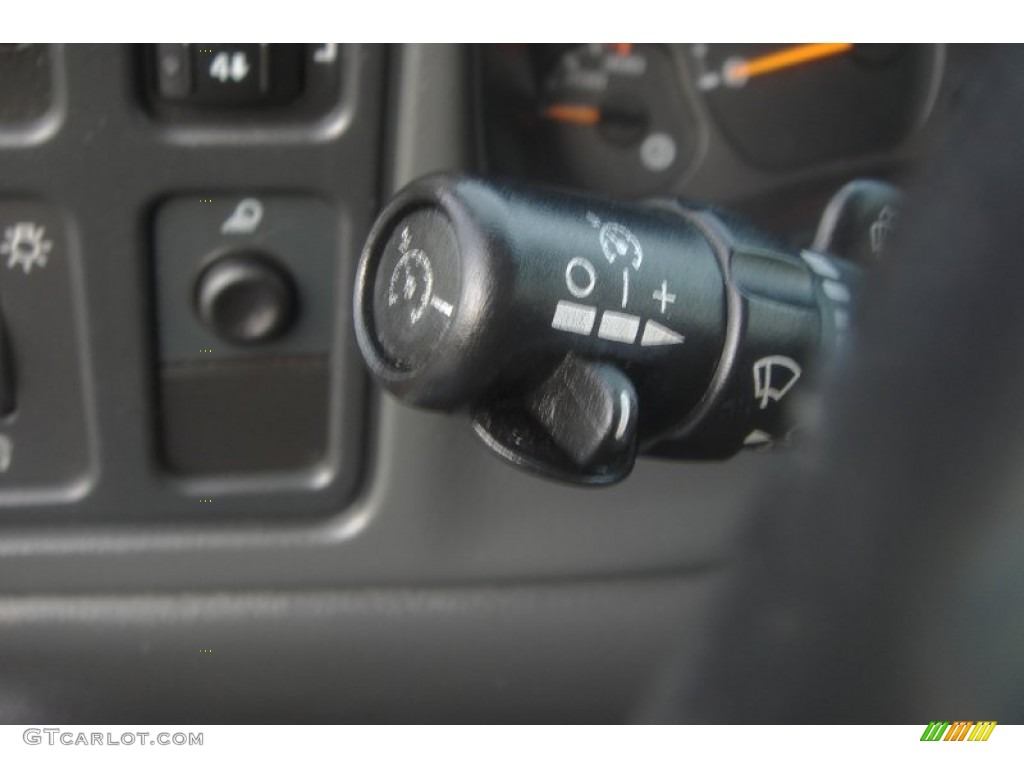 2004 Silverado 2500HD LS Extended Cab 4x4 - Sport Red Metallic / Dark Charcoal photo #63