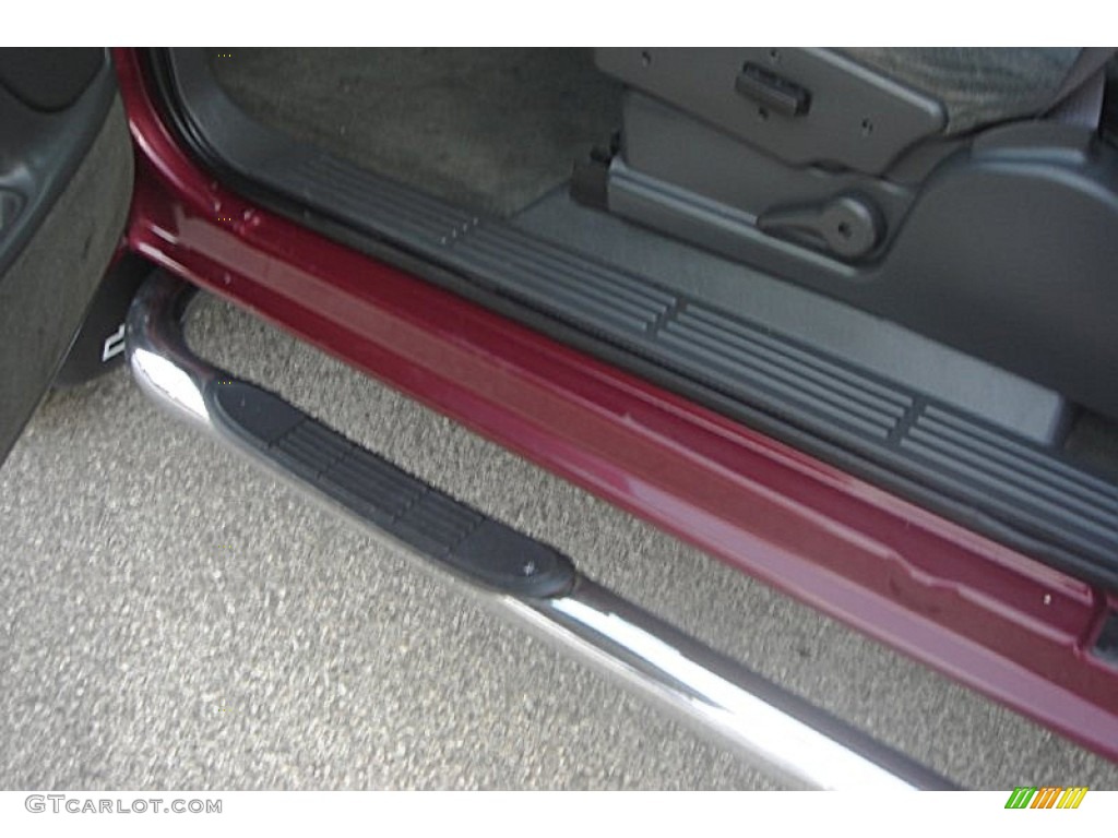 2004 Silverado 2500HD LS Extended Cab 4x4 - Sport Red Metallic / Dark Charcoal photo #74