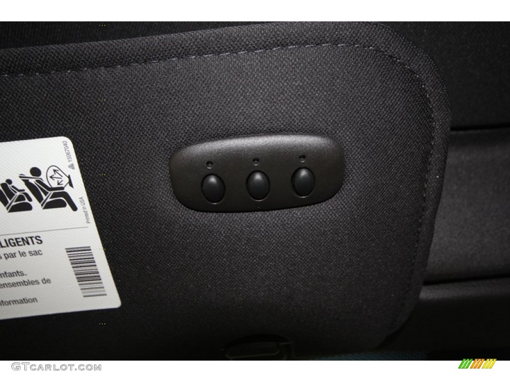 2007 Chevrolet Corvette Coupe Controls Photo #74116090