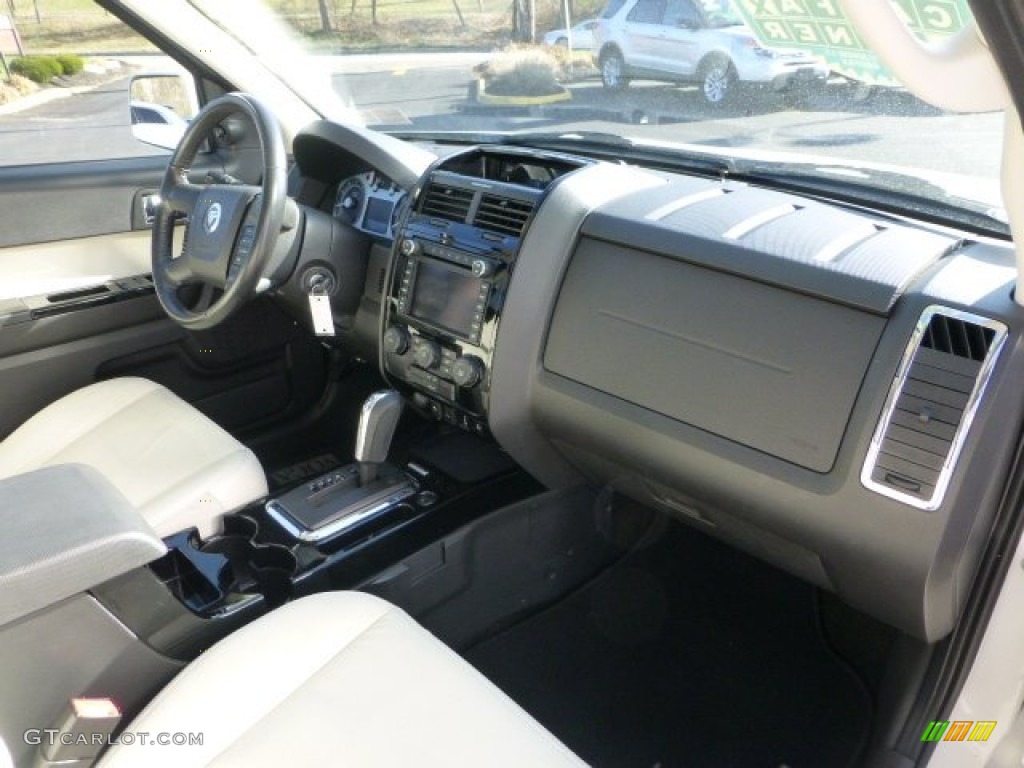 2009 Mercury Mariner VOGA Package 4WD Dashboard Photos