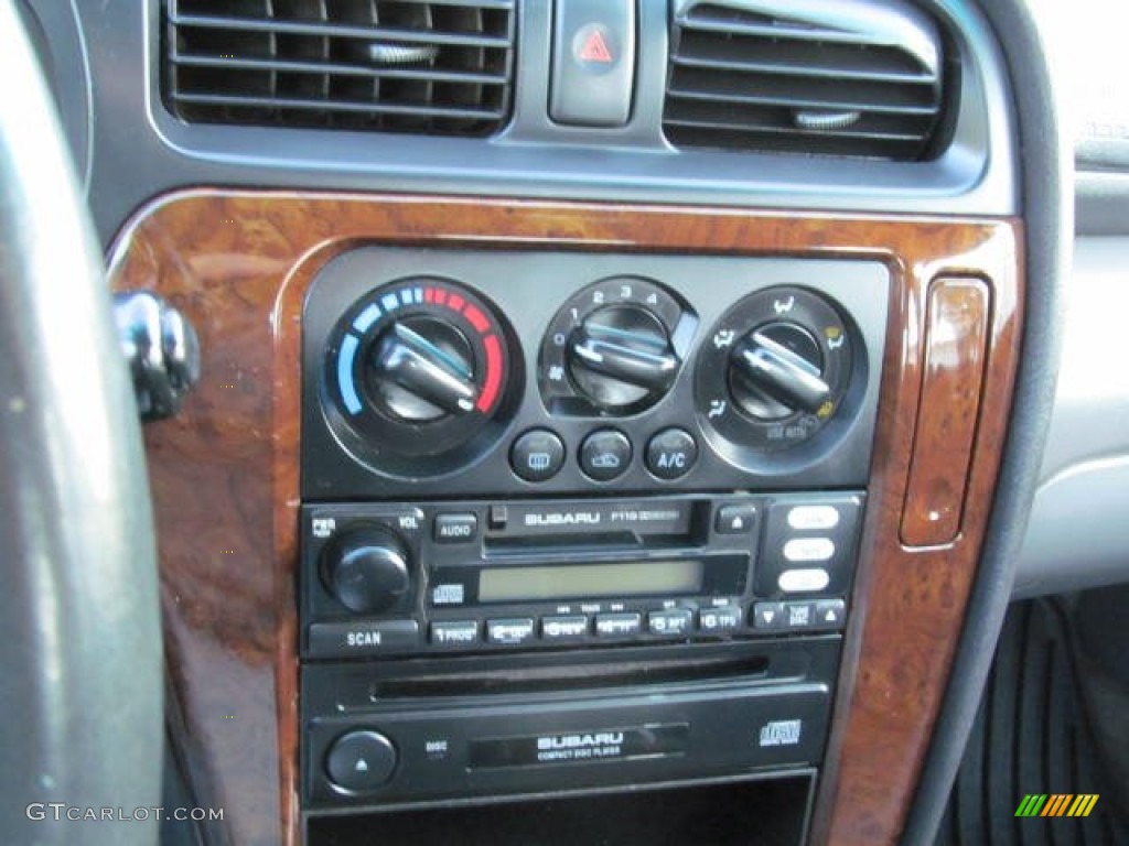 2001 Subaru Legacy GT Sedan Controls Photo #74117931