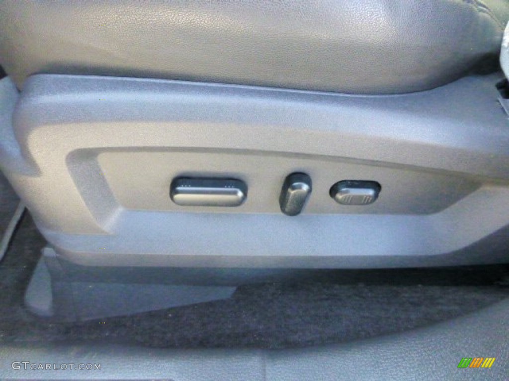 2010 MKX FWD - Ingot Silver Metallic / Charcoal Black photo #21