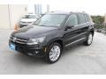 Deep Black Metallic - Tiguan SE 4Motion Photo No. 3