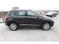 Deep Black Metallic - Tiguan SE 4Motion Photo No. 8