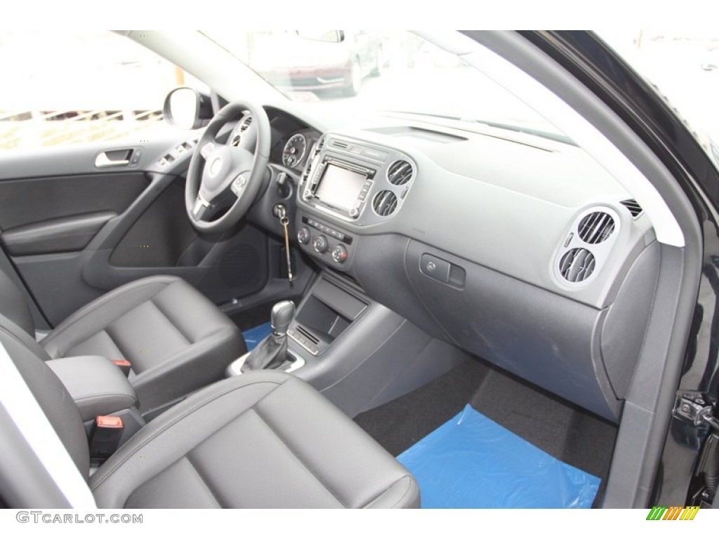 Black Interior 2013 Volkswagen Tiguan SE 4Motion Photo #74120934