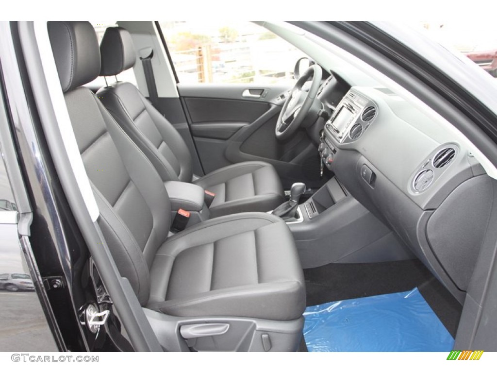 2013 Volkswagen Tiguan SE 4Motion Front Seat Photo #74120952