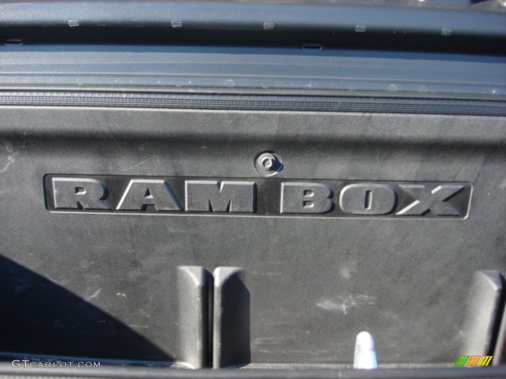 2011 Ram 1500 Laramie Crew Cab 4x4 - Brilliant Black Crystal Pearl / Dark Slate Gray photo #27
