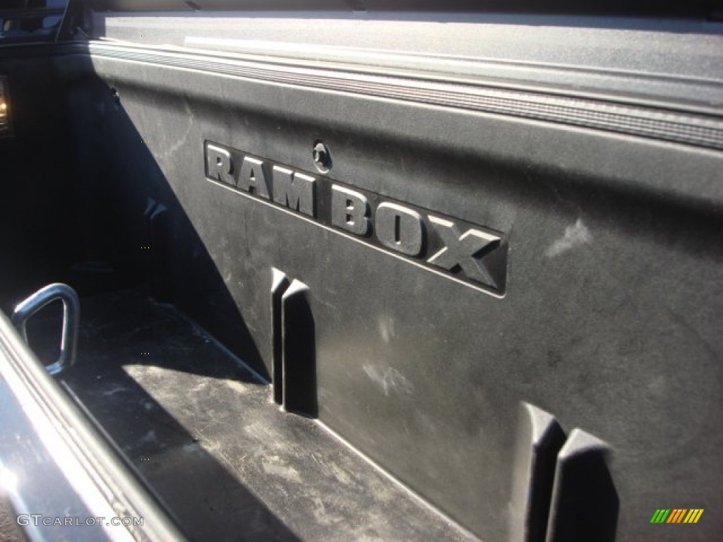 2011 Ram 1500 Laramie Crew Cab 4x4 - Brilliant Black Crystal Pearl / Dark Slate Gray photo #28