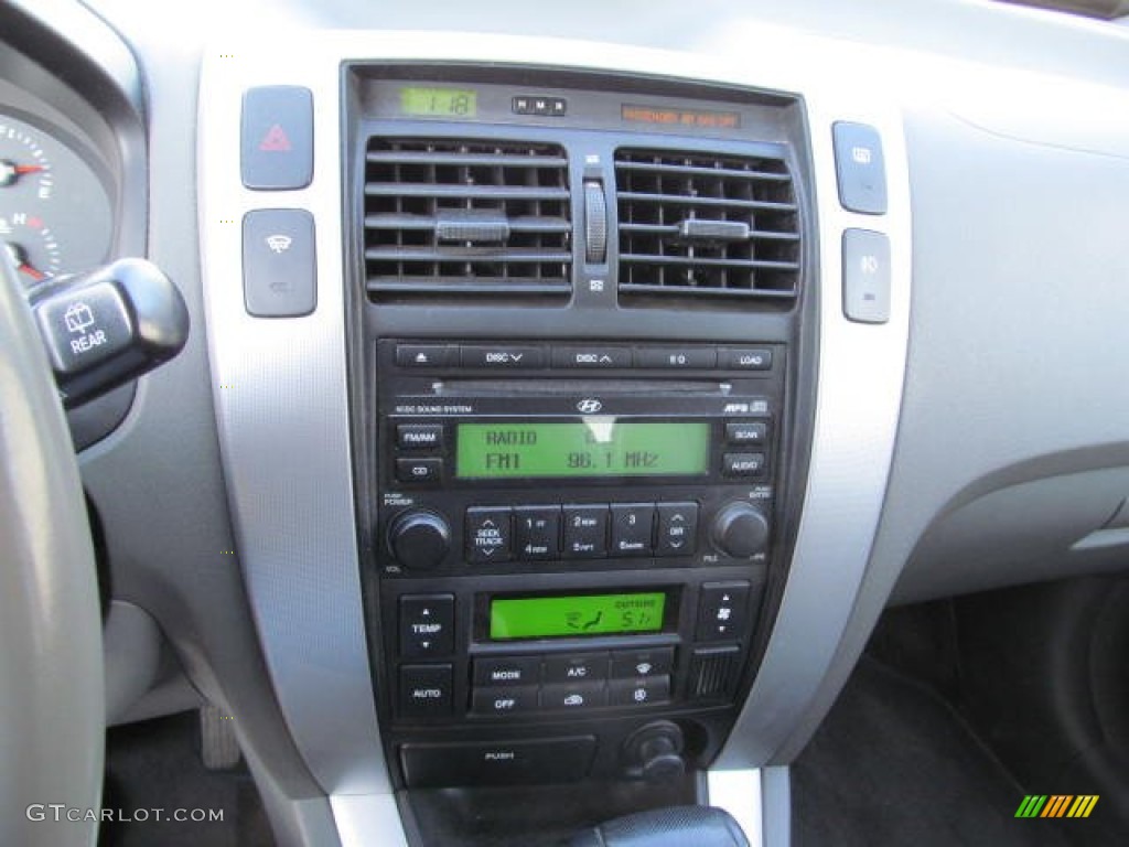 2007 Hyundai Tucson Limited 4WD Controls Photo #74121948