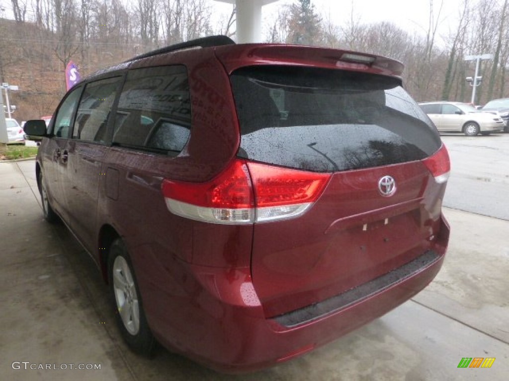 2013 Sienna LE - Salsa Red Pearl / Light Gray photo #4