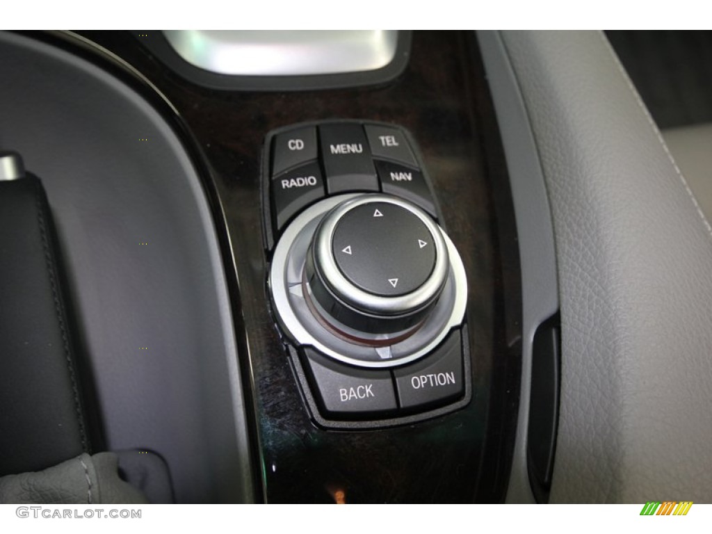 2010 BMW 5 Series 528i Sedan Controls Photo #74125993