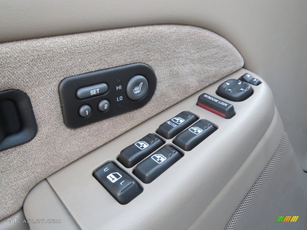 2002 Chevrolet Silverado 2500 LT Crew Cab Controls Photo #74126832