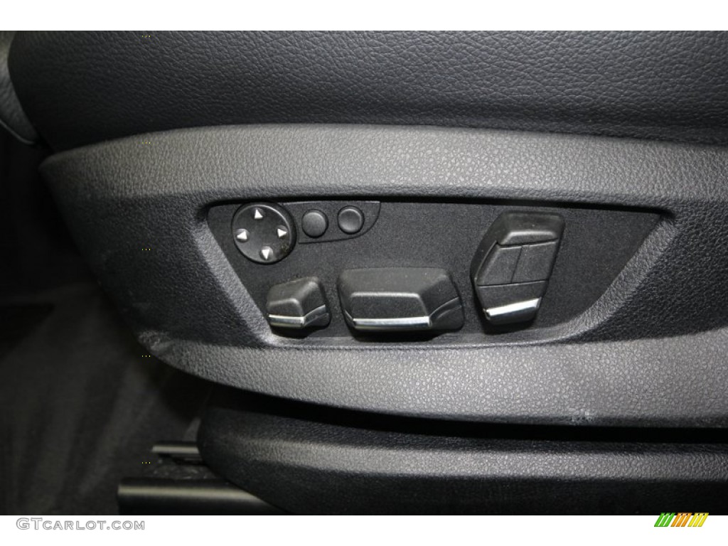 2010 BMW 5 Series 550i Gran Turismo Controls Photo #74126990