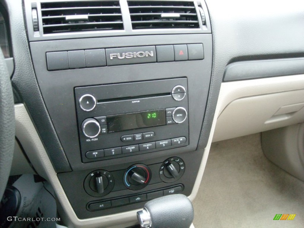 2009 Ford Fusion S Controls Photos