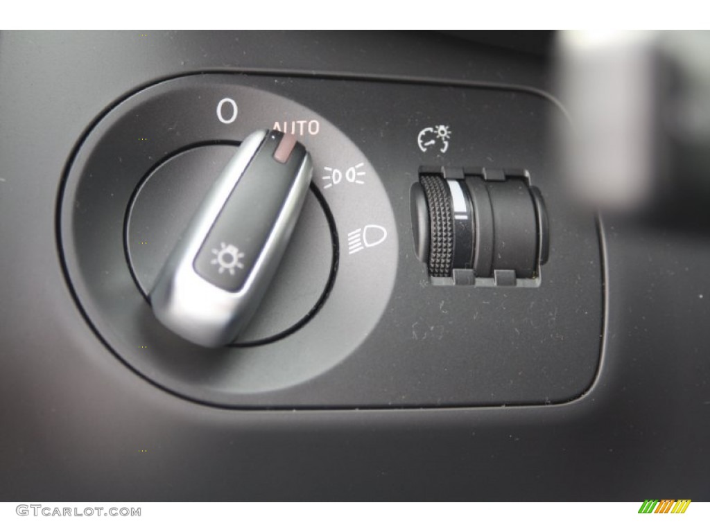 2011 Audi R8 5.2 FSI quattro Controls Photo #74129980