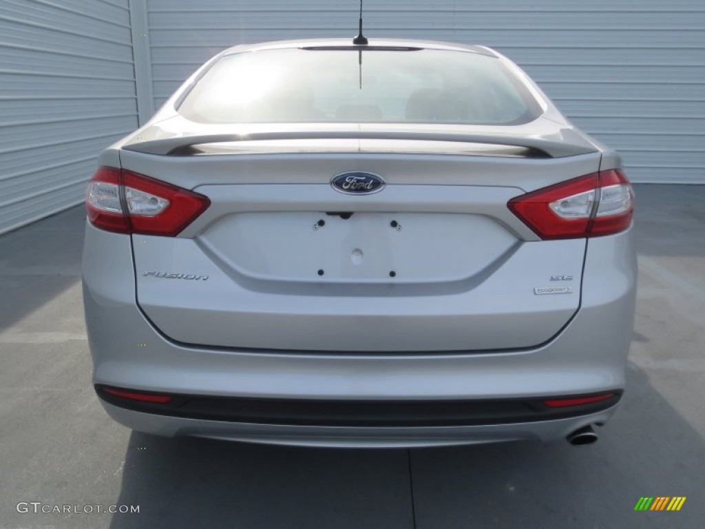 2013 Fusion SE 1.6 EcoBoost - Ingot Silver Metallic / SE Appearance Package Charcoal Black/Red Stitching photo #4