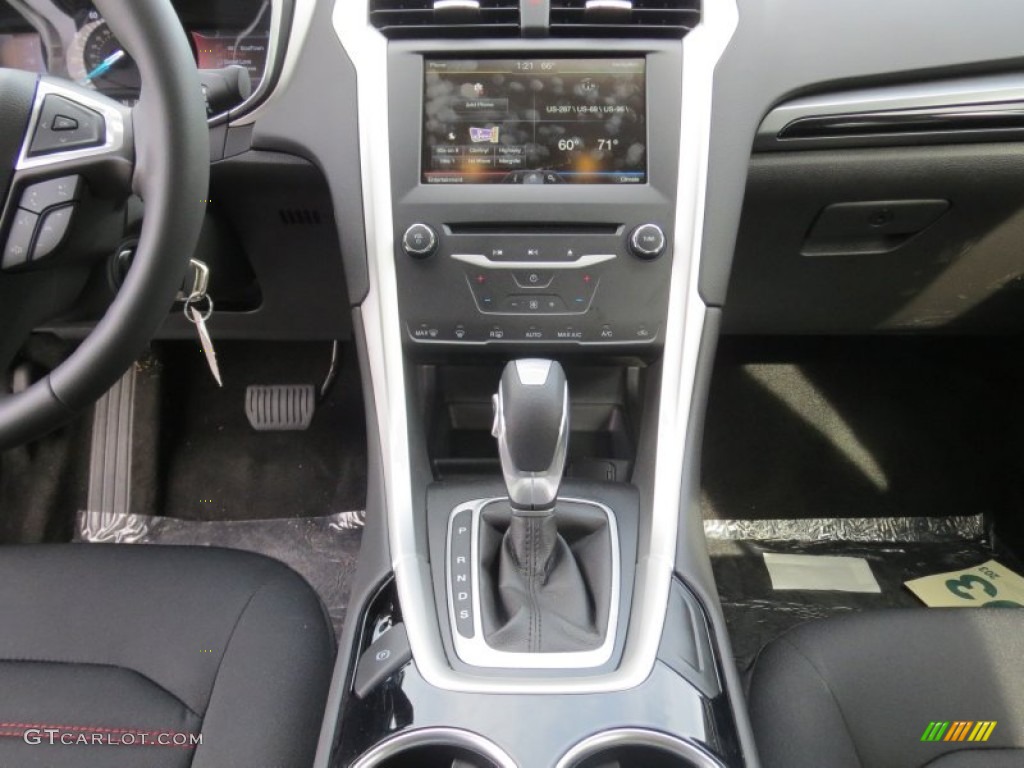 2013 Fusion SE 1.6 EcoBoost - Ingot Silver Metallic / SE Appearance Package Charcoal Black/Red Stitching photo #24