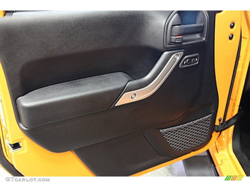 2012 Wrangler Sahara 4x4 - Dozer Yellow / Black photo #7