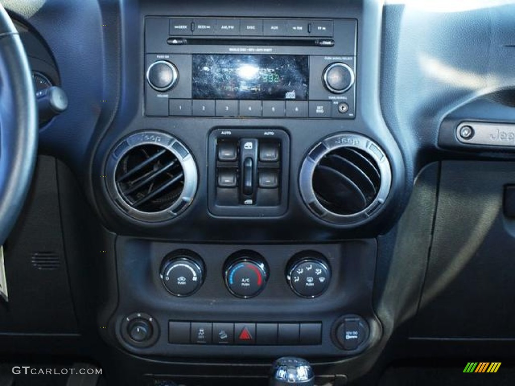 2012 Wrangler Unlimited Sport 4x4 - Black Forest Green Pearl / Black photo #12