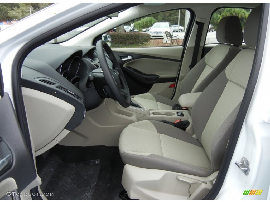 Medium Light Stone Interior 2013 Ford Focus SE Sedan Photo #74138029