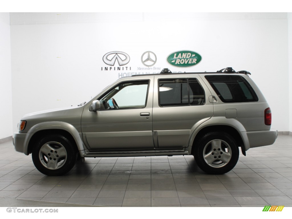 2002 QX4 4x4 - Brilliant Silver Metallic / Stone Beige photo #2