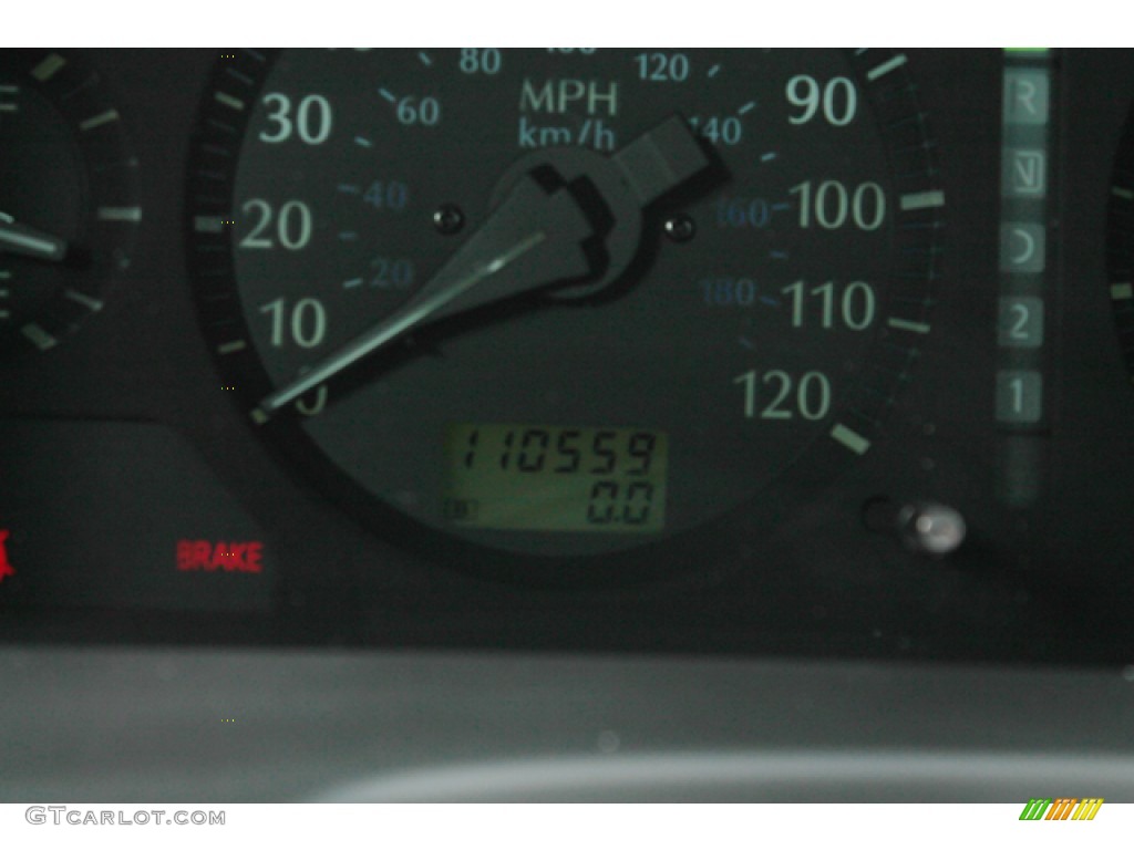 2002 QX4 4x4 - Brilliant Silver Metallic / Stone Beige photo #25