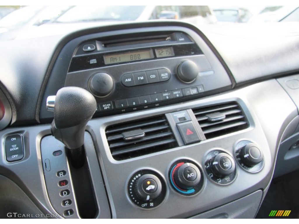 2005 Honda Odyssey LX Controls Photos