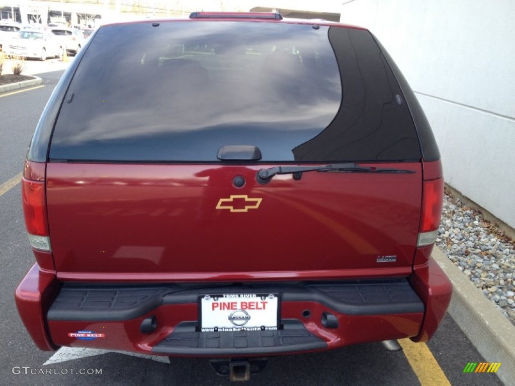 2004 Blazer Xtreme - Dark Cherry Red Metallic / Taupe photo #6