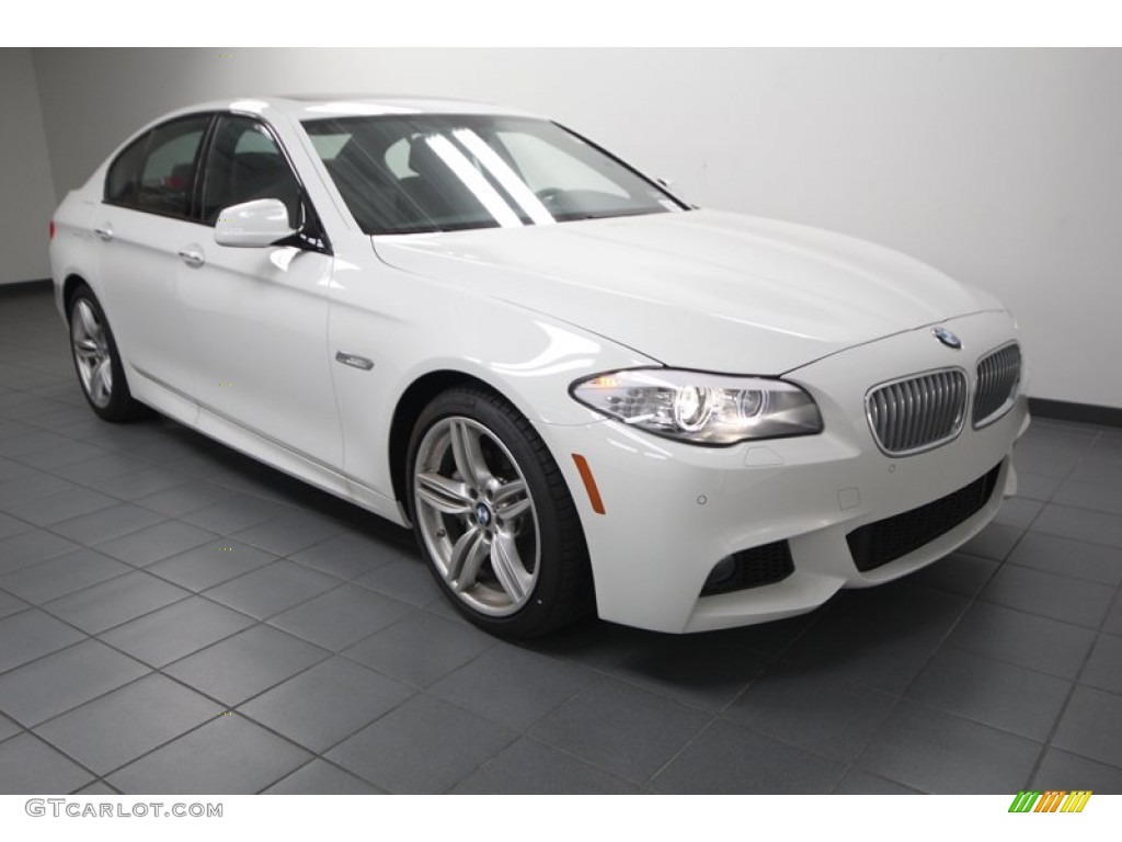 2013 5 Series 550i Sedan - Alpine White / Black photo #1