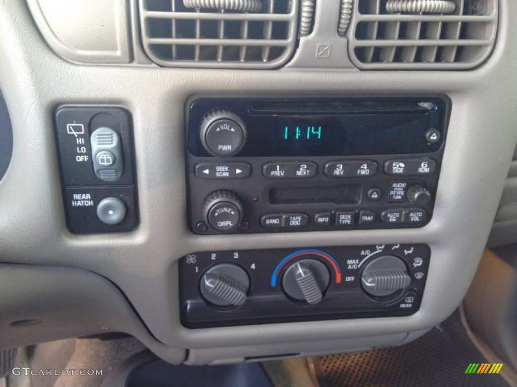 2004 Chevrolet Blazer Xtreme Controls Photo #74145271