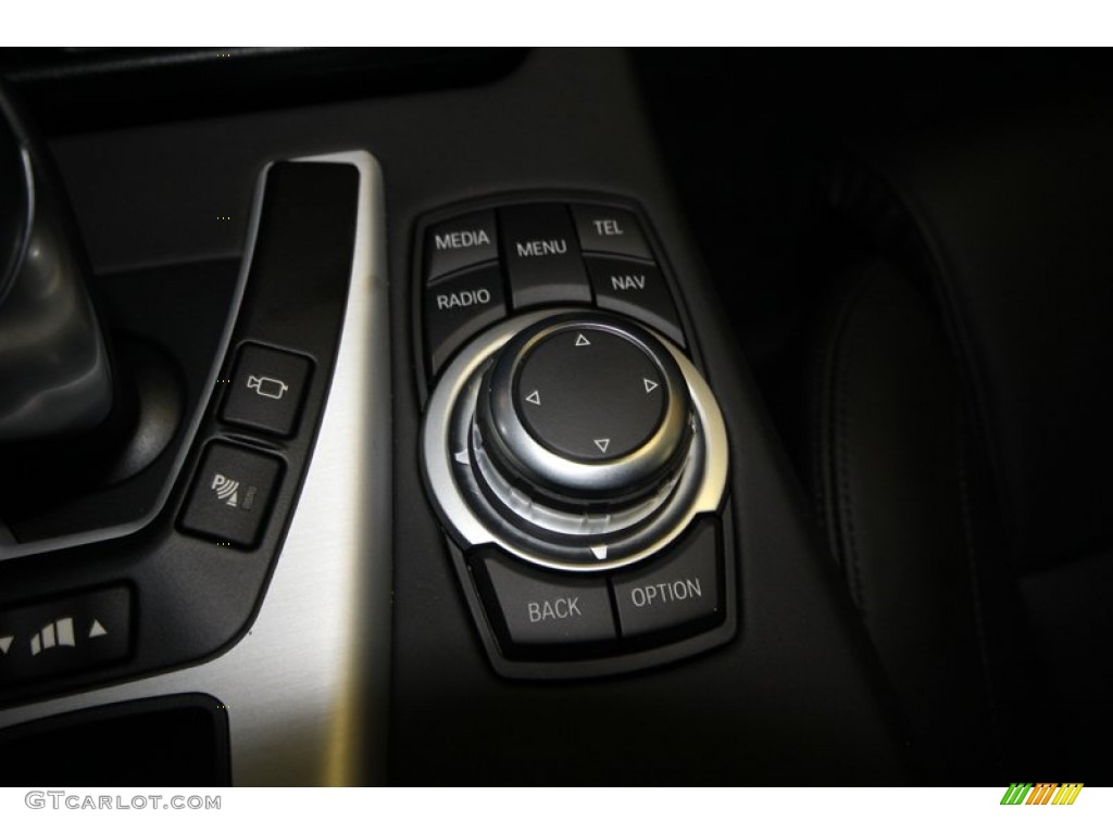 2013 BMW M5 Sedan Controls Photo #74147746