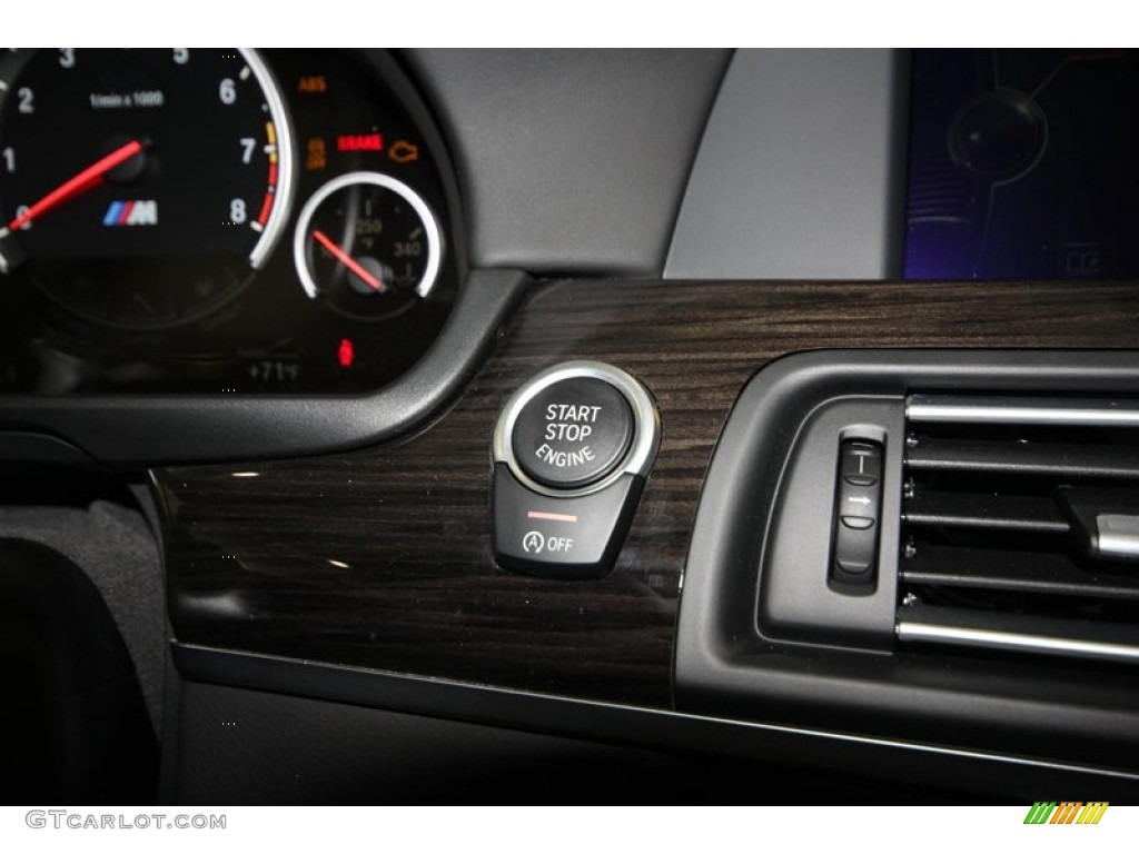 2013 BMW M5 Sedan Controls Photo #74147782