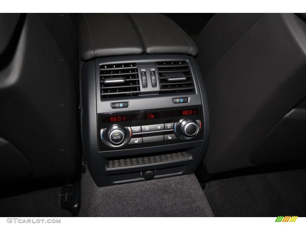 2013 BMW M5 Sedan Controls Photo #74147896