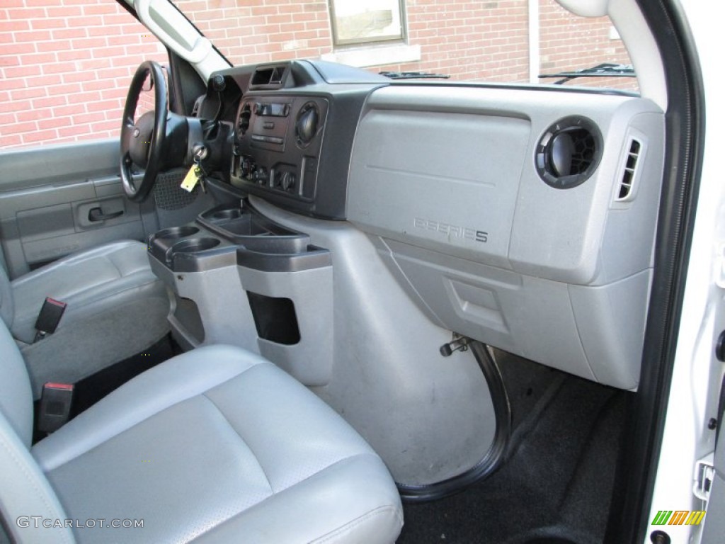 2010 Ford E Series Van E250 Cargo Dashboard Photos
