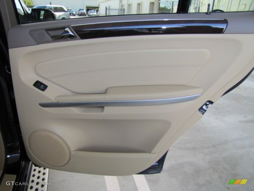 2010 Mercedes-Benz GL 450 4Matic Cashmere Door Panel Photo #74152882