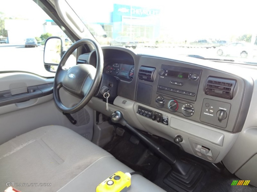 2006 Ford F350 Super Duty XL Regular Cab 4x4 Dump Truck Medium Flint Dashboard Photo #74153185