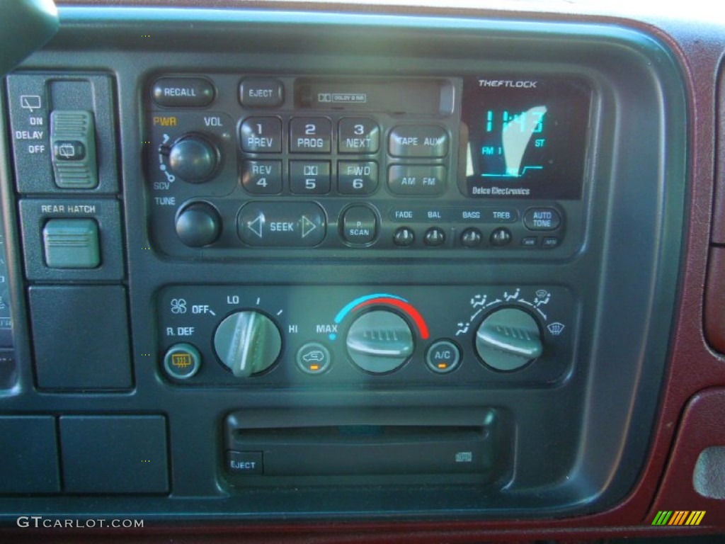 1997 Chevrolet Tahoe LS 4x4 Controls Photo #74155651