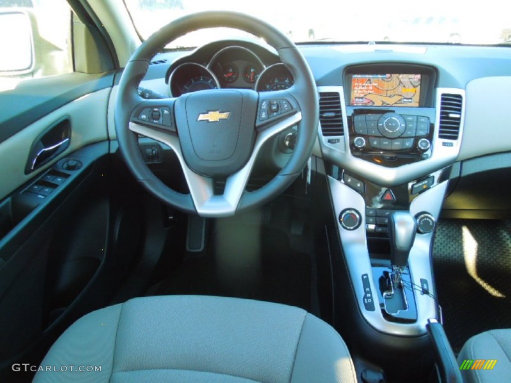 2013 Cruze ECO - Summit White / Jet Black/Medium Titanium photo #17