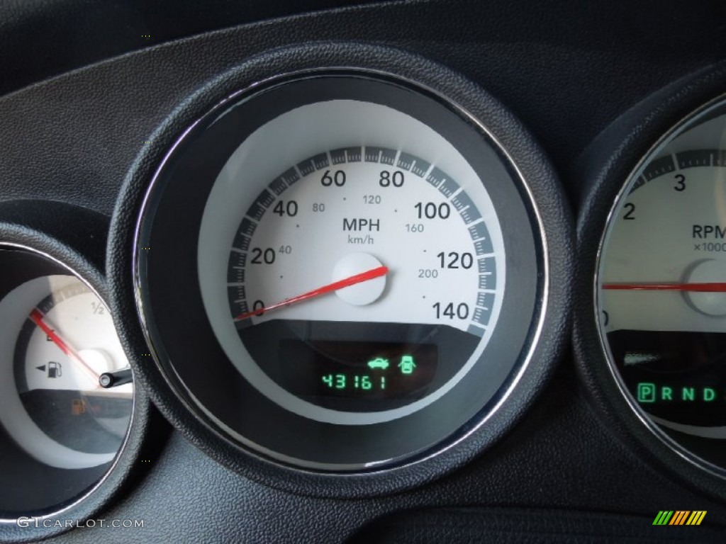 2010 Charger SXT - Stone White / Dark Slate Gray photo #17