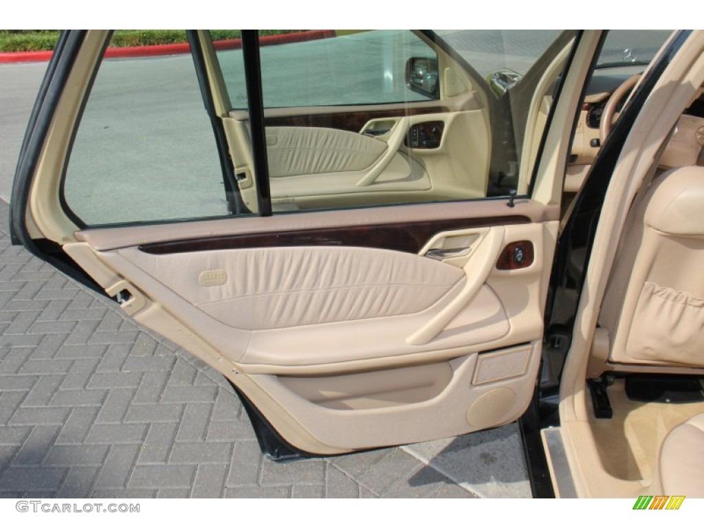 2000 Mercedes-Benz E 320 Wagon Java Door Panel Photo #74161048
