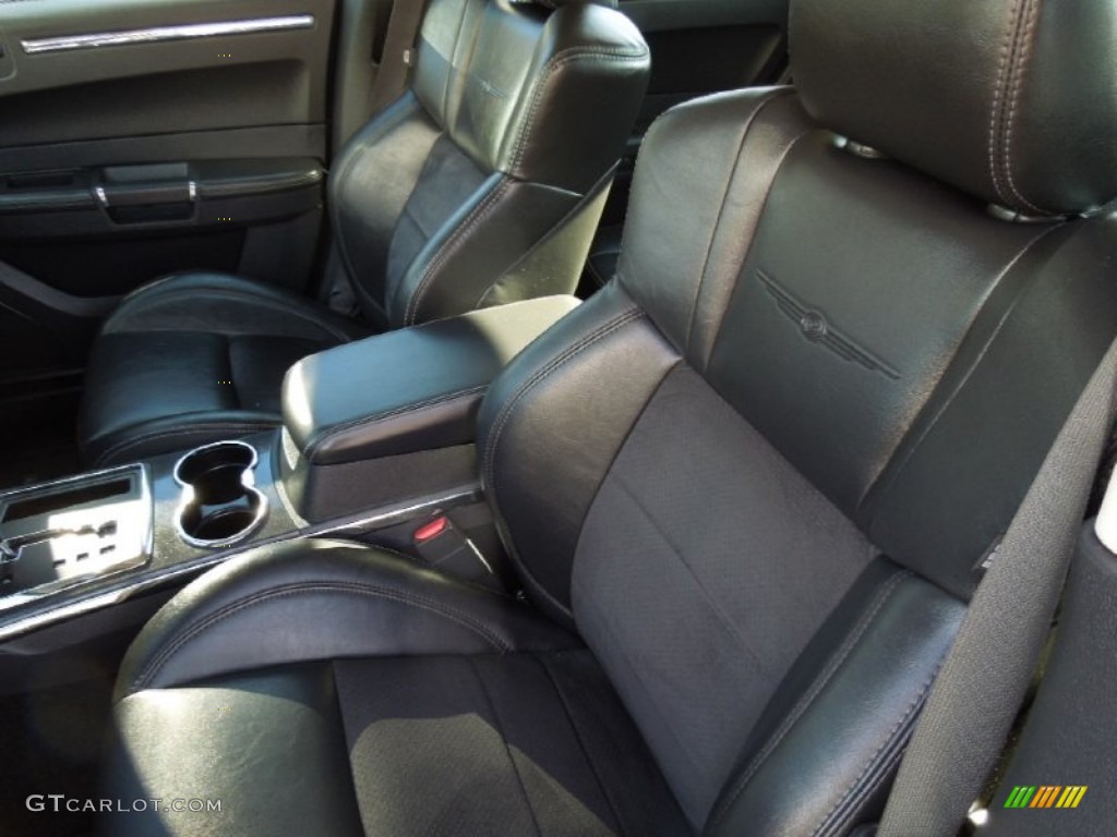 2008 Chrysler 300 C HEMI Front Seat Photo #74162092